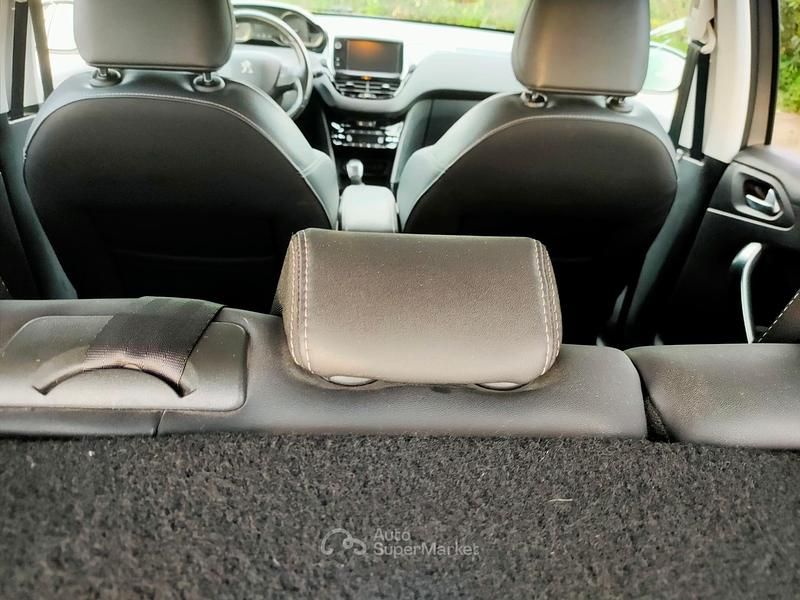 Usata Peugeot 2008 99 CV (72 kW) 2016 Argento SUV