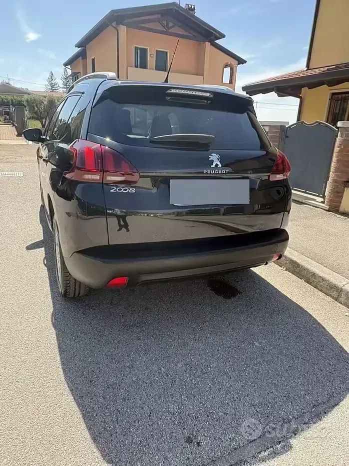 Gebraucht Peugeot 2008 102 PS (75 kW) 2019 Schwarz SUV