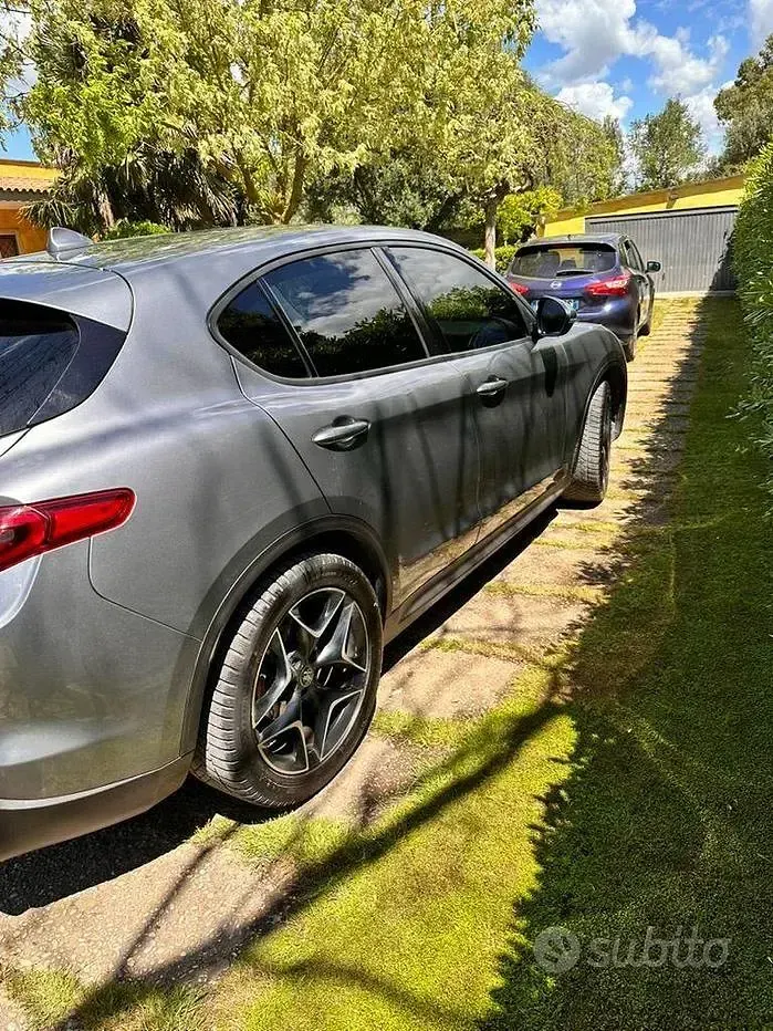 Usata Alfa Romeo Stelvio Tech Edition 160 CV (117 kW) 2019 Giallo SUV