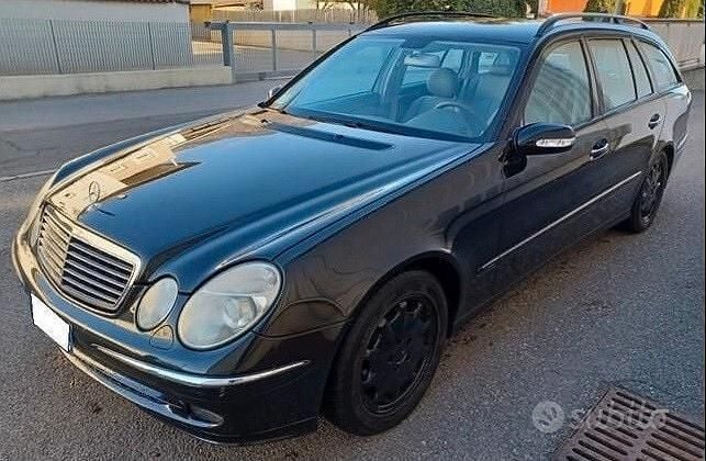 Nero Usata 2004 Mercedes E280 Avantgarde Station wagon | 4900 € (Buon prezzo) - Immagine 1/4