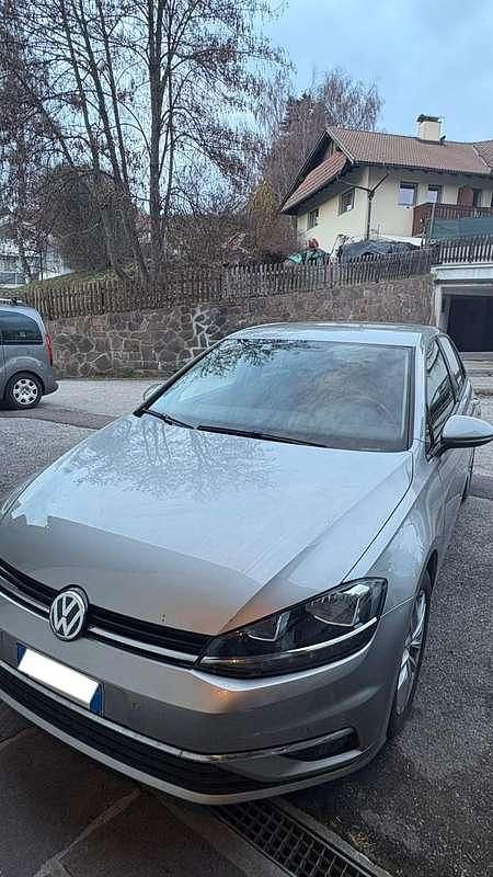 Usata VW Golf VII Trendline 116 CV (85 kW) 2019 Argento Utilitaria