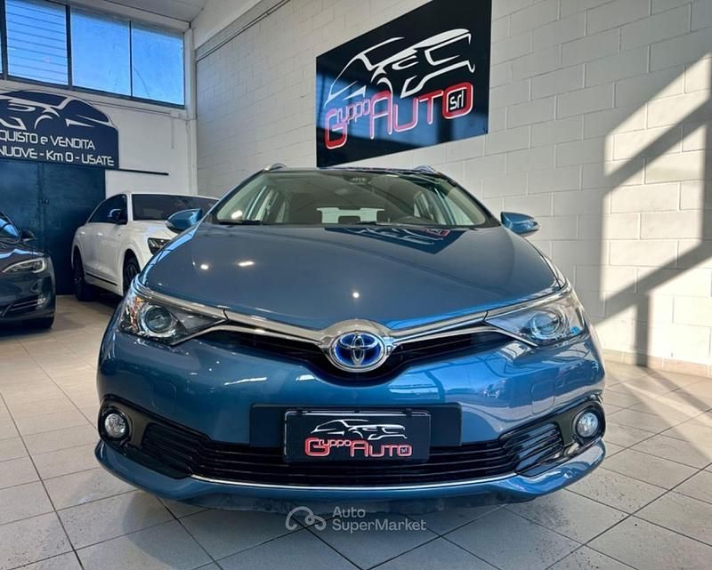 Usata Toyota Auris Hybrid Business Edition 99 CV (72 kW) 2019 Blu Station wagon