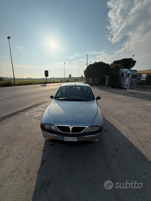 Usata Lancia 2000 2000 Grigio Berlina