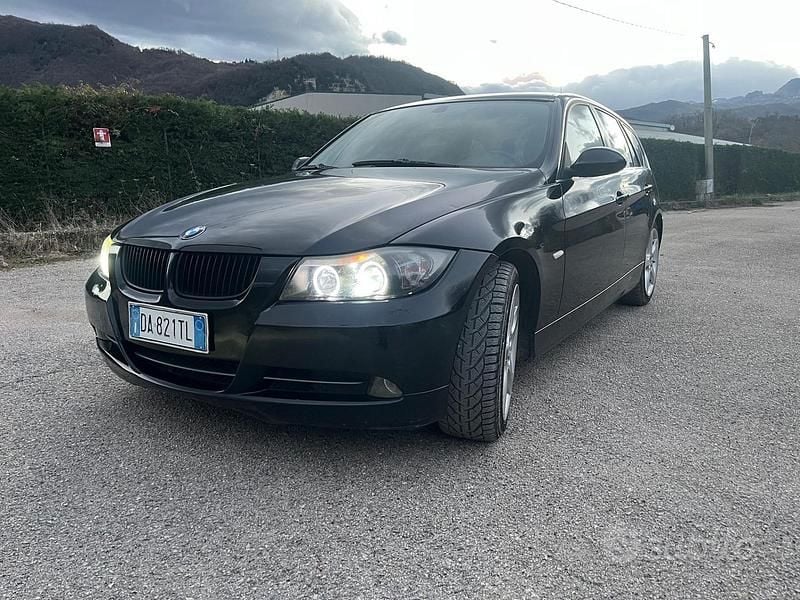Usata BMW 330 231 CV (169 kW) 2006 Nero Berlina