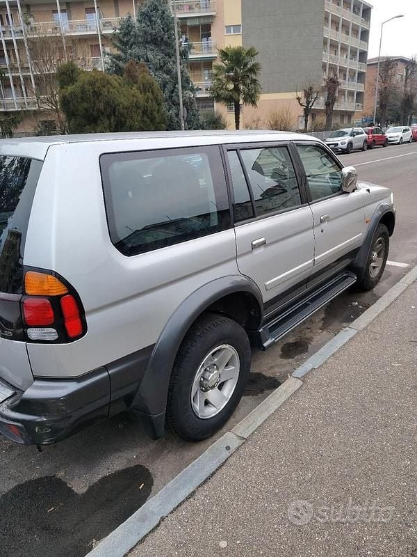Usata Mitsubishi Pajero Sport 116 CV (85 kW) 2001 Grigio SUV