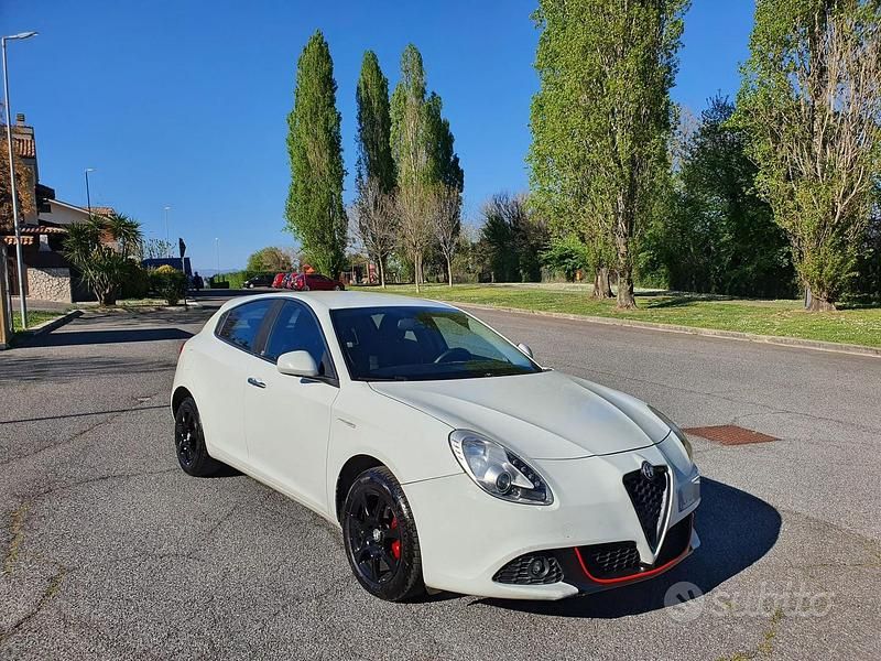 Usata Alfa Romeo Giulietta 105 CV (77 kW) 2013 Bianco Utilitaria