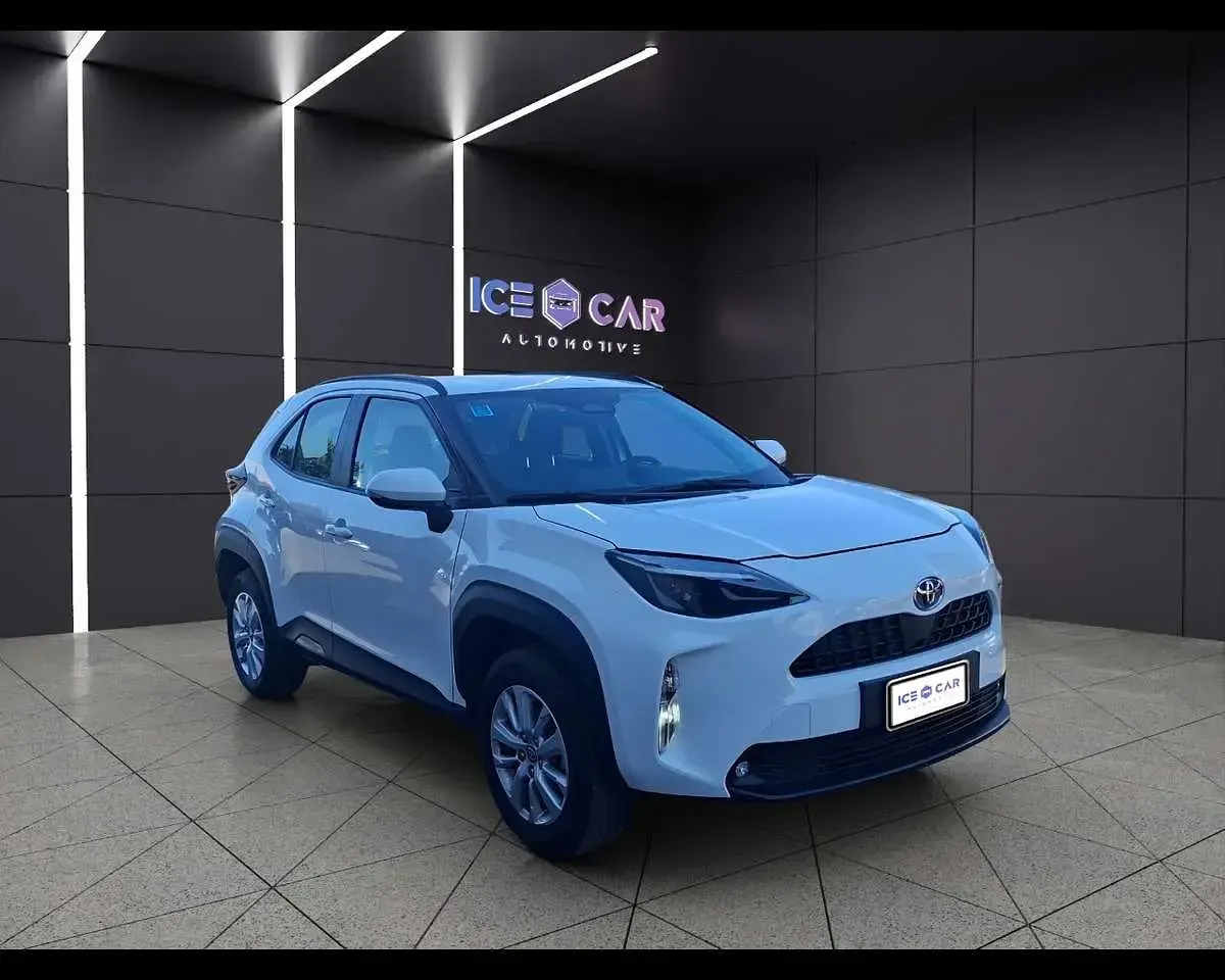 Usata Toyota Yaris Cross Active 92 CV (67 kW) 2025 Bianco SUV