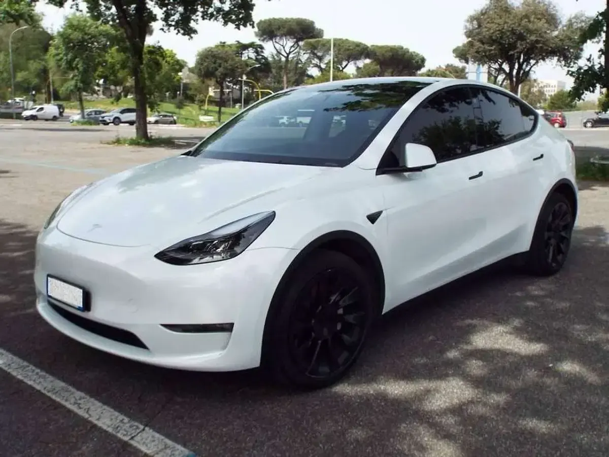 Usata Tesla Model Y 152 kW (208 CV) 2023 Bianco SUV