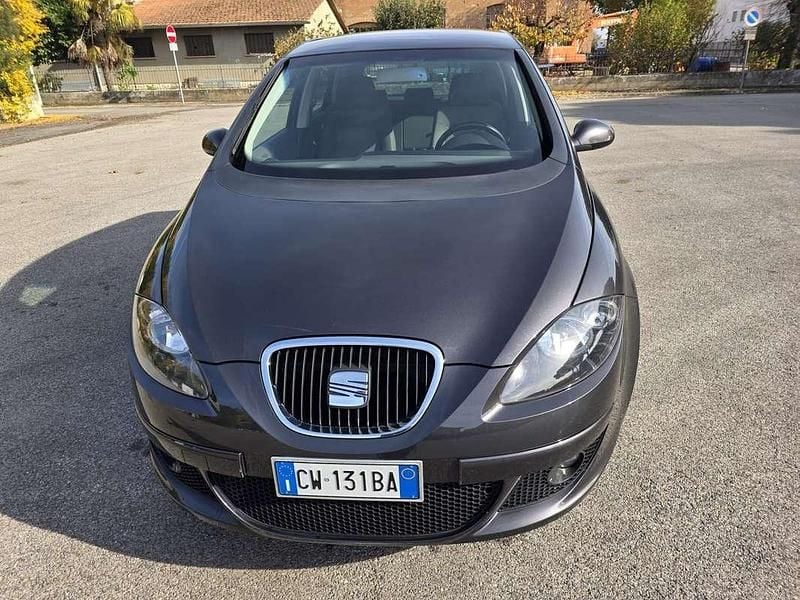 Usata 2005 Seat Altea Stylance Monovolume | 3300 € (Buon prezzo) - Immagine 1/4