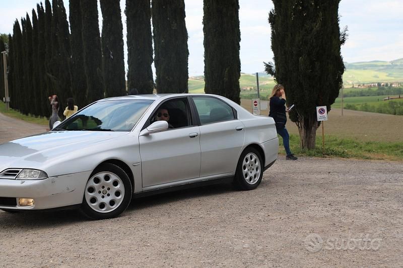 Usata Alfa Romeo 166 150 CV (110 kW) 2000 Grigio Berlina