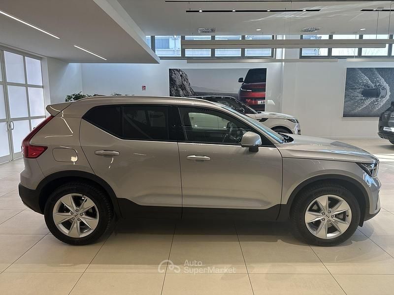 Usata Volvo XC40 Core 163 CV (119 kW) 2025 Grigio SUV
