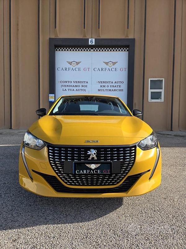 Usata Peugeot 208 Active 75 CV (55 kW) 2022 Giallo Utilitaria