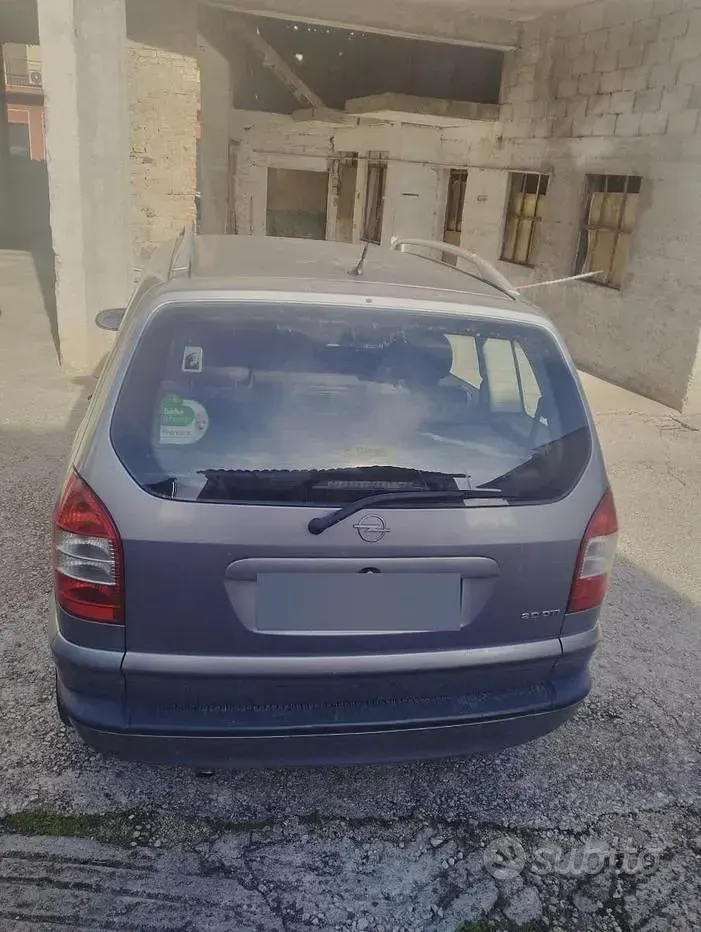 Usata Opel Zafira 101 CV (74 kW) 2004 Monovolume