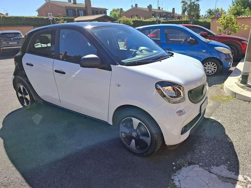 Usata Smart ForFour 71 CV (52 kW) 2019 Bianco Utilitaria