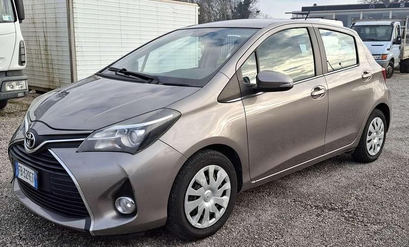 Usata Toyota Yaris 65 CV (47 kW) 2015 Utilitaria