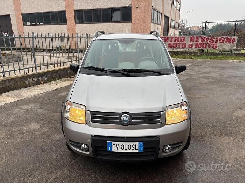 Usata Fiat Panda 4x4 Climbing 60 CV (44 kW) 2006 Grigio Utilitaria