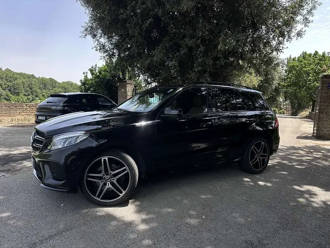 Usata Mercedes GLE250 AMG 204 CV (150 kW) 2017 Nero SUV