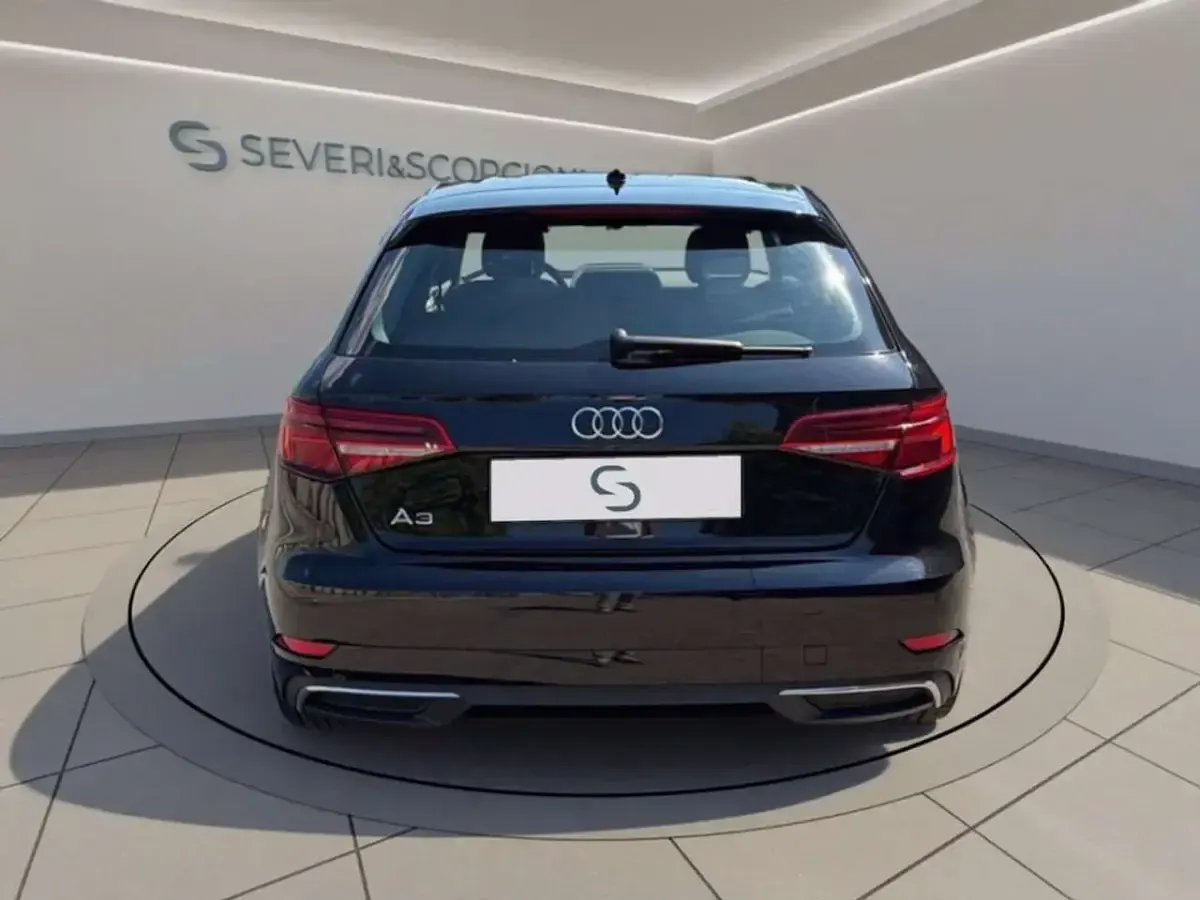 Usata Audi A3 204 CV (150 kW) 2020 Nero metallizzato Berlina