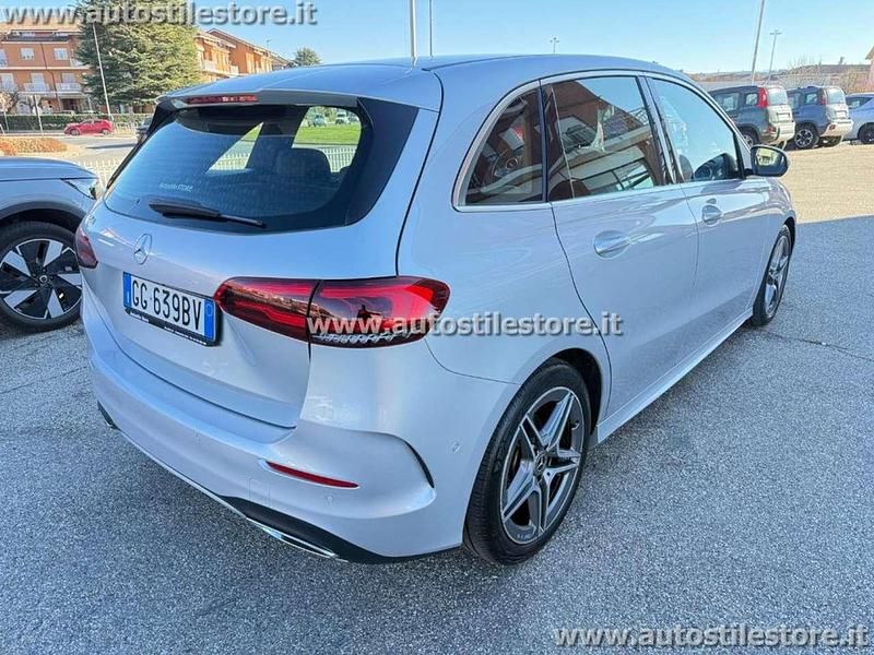 Usata Mercedes B180 Premium 116 CV (85 kW) 2021 Argento pastello Monovolume