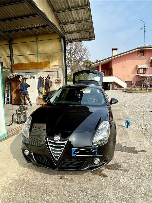 Usata Alfa Romeo Giulietta Sprint 150 CV (110 kW) 2015 Berlina