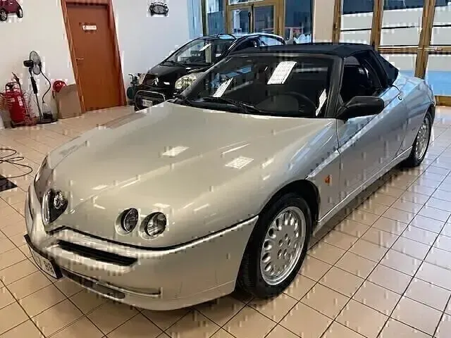 Usata Alfa Romeo Spider 150 CV (110 kW) 1995 Argento Cabrio