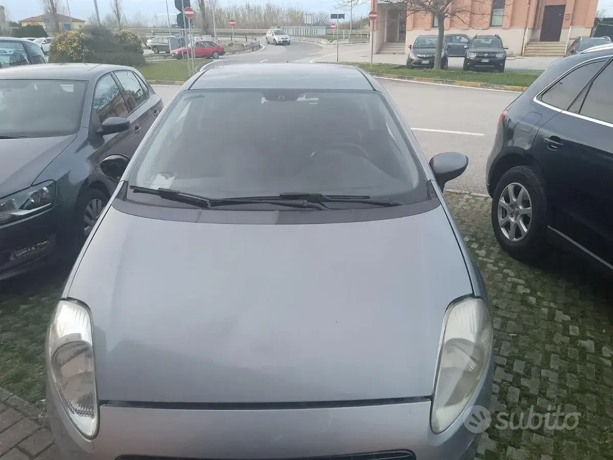 Usata Fiat Grande Punto 65 CV (47 kW) 2006 Grigio Utilitaria