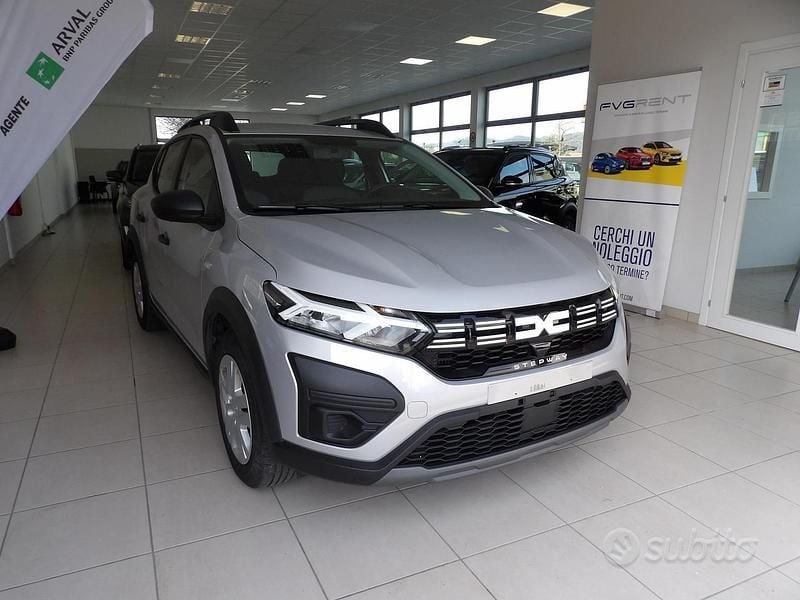 Usata Dacia Sandero Expression 91 CV (66 kW) 2024 Grigio Berlina