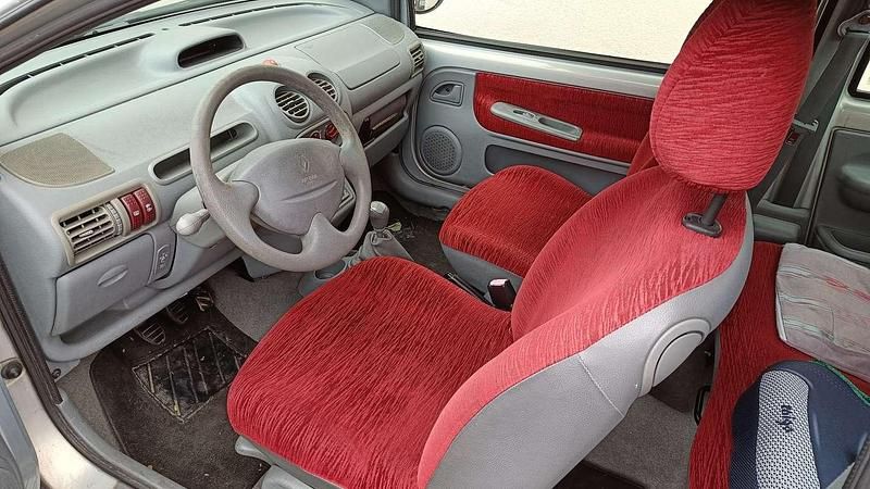 Argento Usata 2002 Renault Twingo Utilitaria | 1200 € (Ottimo prezzo) - Immagine 1/4