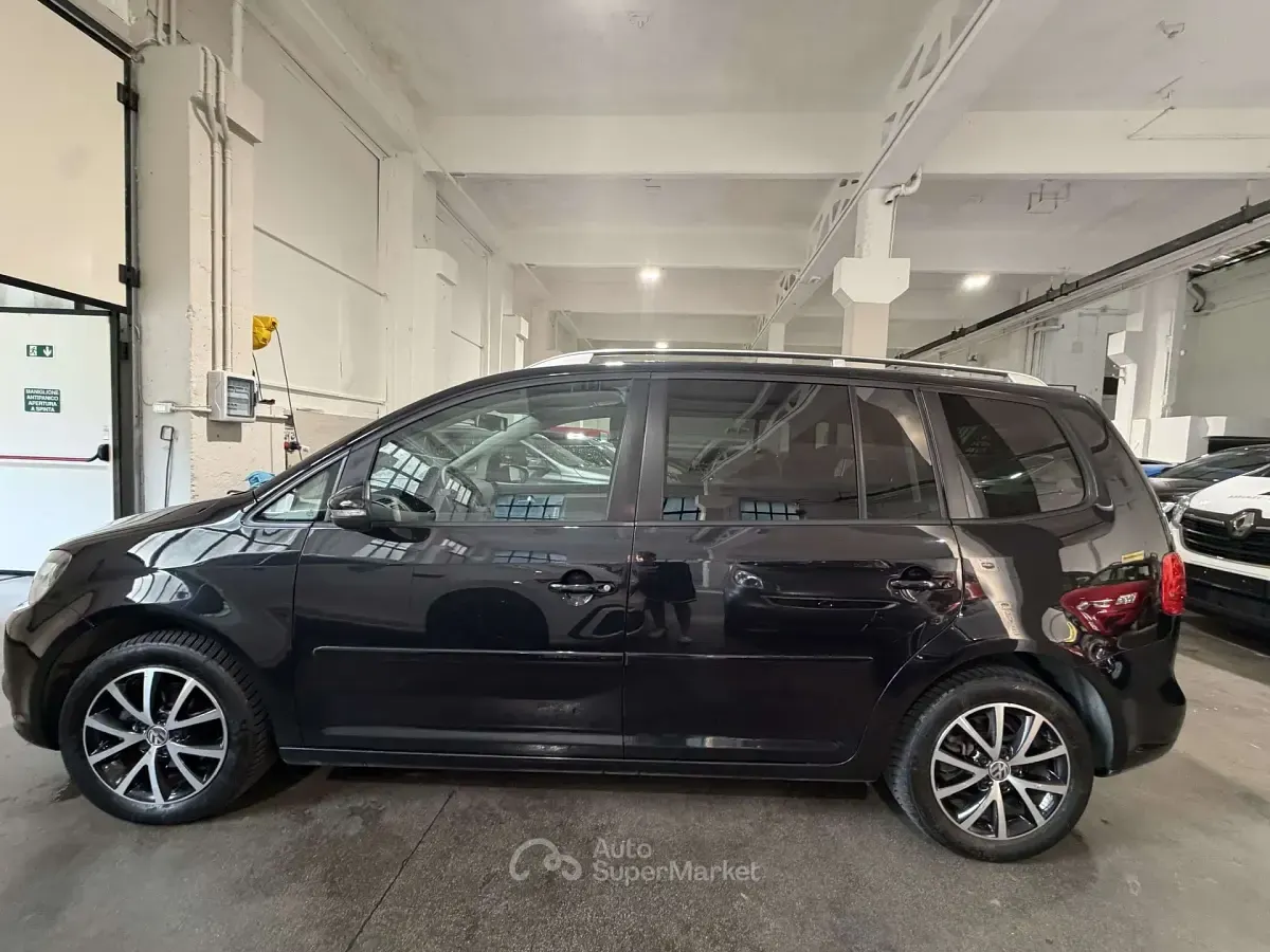 Usata VW Touran Comfortline 105 CV (77 kW) 2015 Nero Monovolume