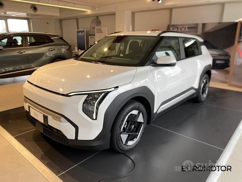 Nuova Kia EV3 Air 149 kW (203 CV) 2025 Bianco SUV