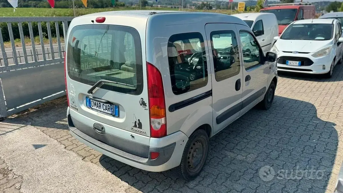 Usata Renault Kangoo 75 CV (55 kW) 2004 Grigio Monovolume