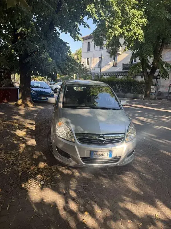 Usata Opel Zafira Cosmo 150 CV (110 kW) 2010 Monovolume
