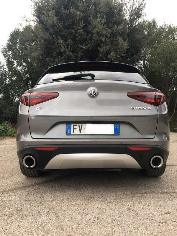 Usata Alfa Romeo Stelvio Executive 210 CV (154 kW) 2019 Grigio SUV