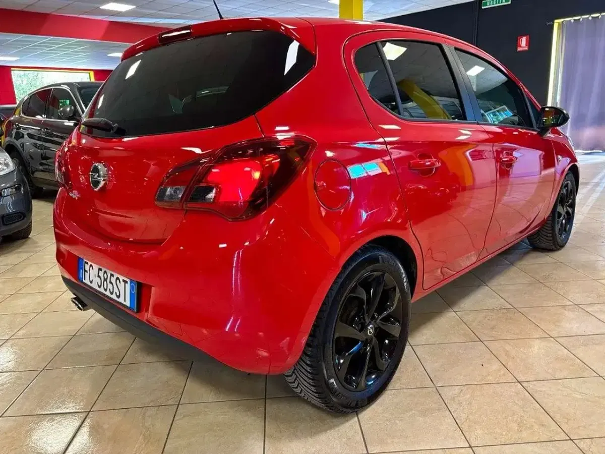 Usata Opel Corsa 75 CV (55 kW) 2016 Rosso Utilitaria