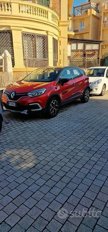 Usata Renault Captur 95 CV (69 kW) 2018 Rosso SUV