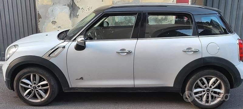 Bianco Usata 2012 Mini One Countryman SUV | 5000 € (Buon prezzo) - Immagine 1/4