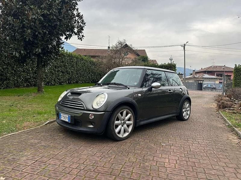 Grigio Usata 2007 Mini Cooper S Due volumi | 7490 € (Ottimo prezzo) - Immagine 1/4