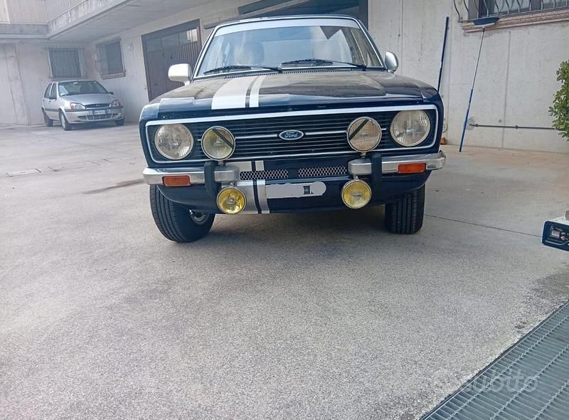 Usata Ford Escort 44 CV (32 kW) 1970 Blu Berlina
