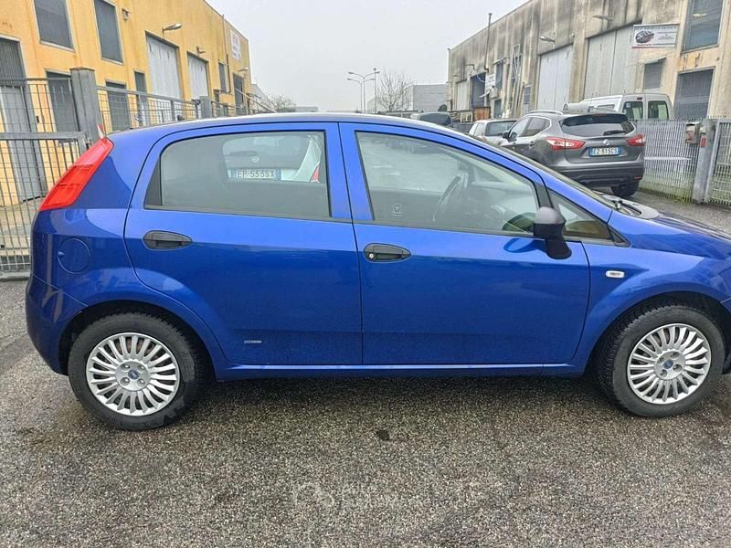 Usata Fiat Grande Punto Dynamic 65 CV (47 kW) 2007 Blu/azzurro Utilitaria