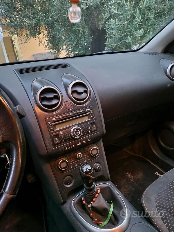 Usata Nissan Qashqai 106 CV (77 kW) 2011 Grigio SUV