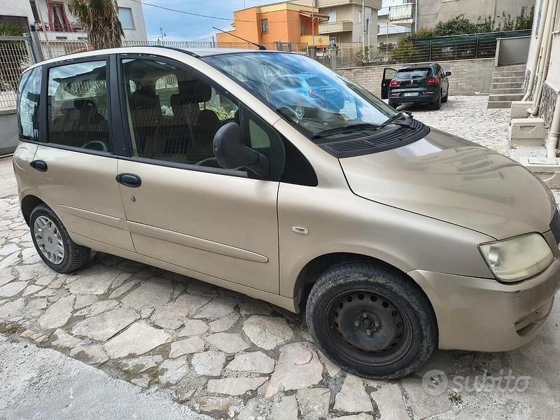 Usata Fiat Multipla 2004 Giallo Monovolume