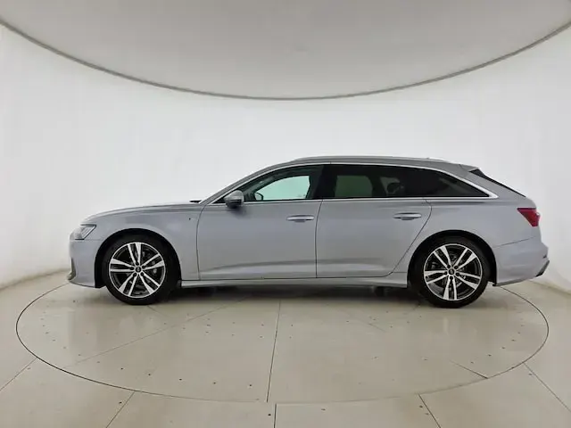 Usata Audi A6 S-Line 204 CV (150 kW) 2024 Argento fioretto metallizzato Station wagon