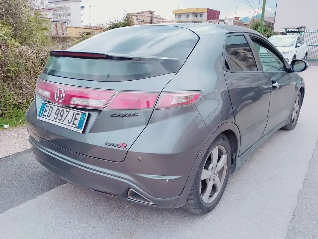 Usata Honda Civic Elegance 99 CV (72 kW) 2010 Berlina