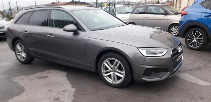 Begagnad Audi A4 Advanced 163 HK (119 kW) 2020 Grå Kombi