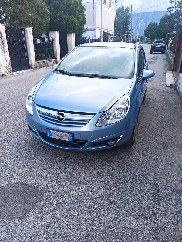 Usata 2008 Opel Corsa Due volumi | 770 € (Super prezzo) - Immagine 1/4