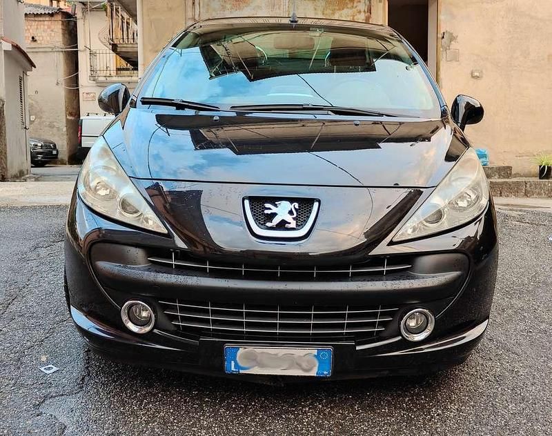 Usata Peugeot 207 CC 110 CV (80 kW) 2007 Nero Cabrio