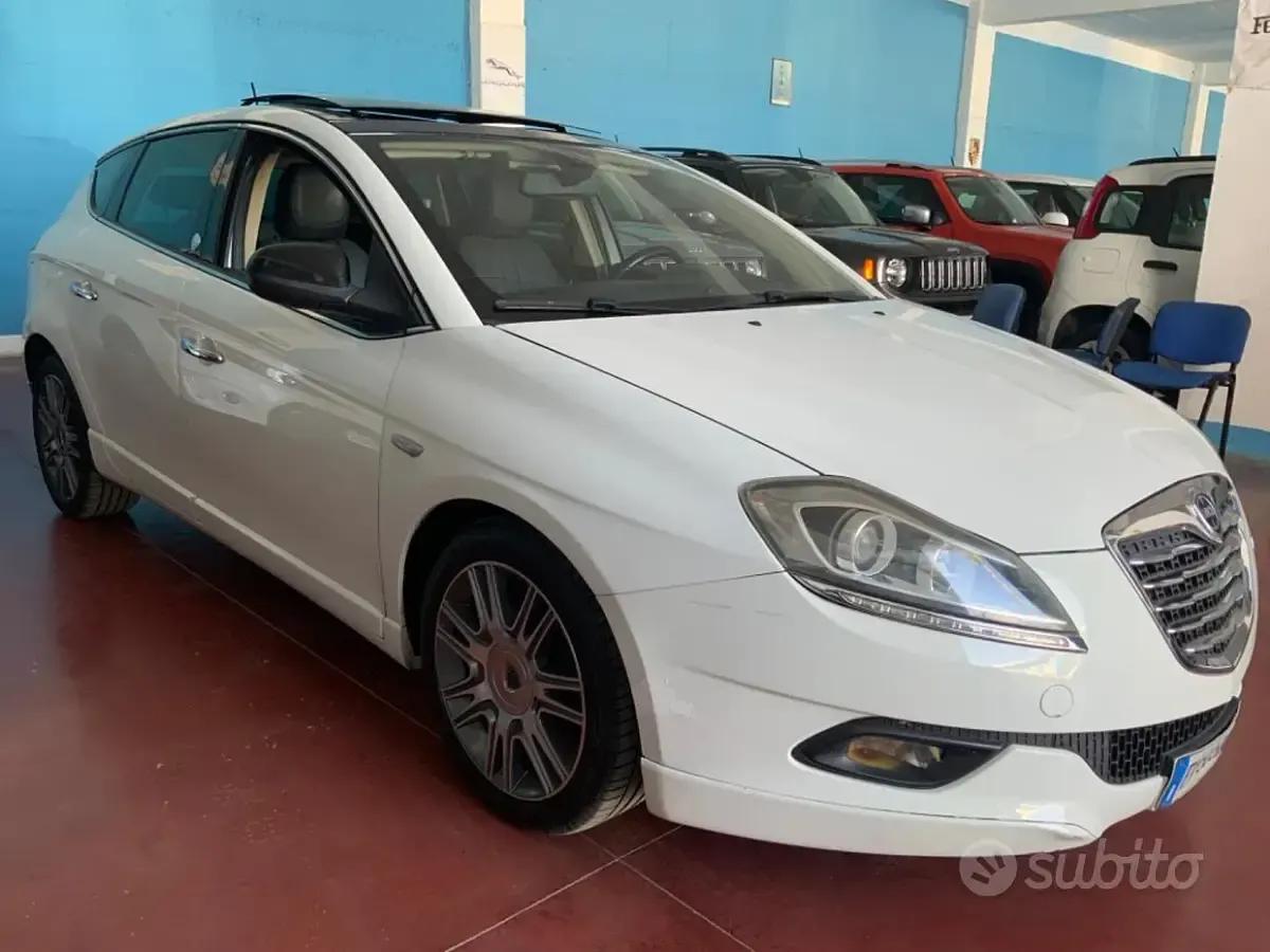 Usata Lancia Delta 120 CV (88 kW) 2014 Bianco Utilitaria