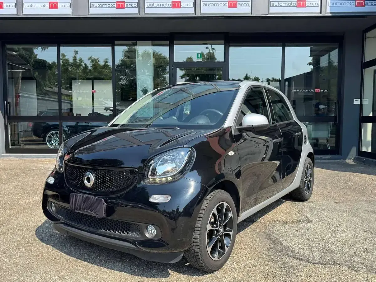 Usata Smart ForFour Passion 71 CV (52 kW) 2016 Nero Utilitaria