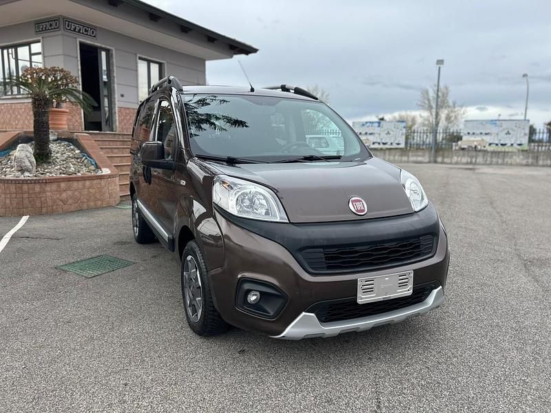 Usata Fiat Qubo Trekking 95 CV (69 kW) 2017 Marrone Monovolume