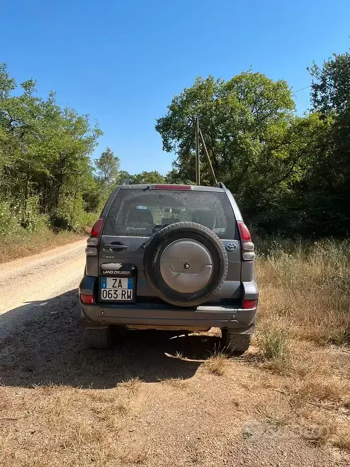 Usata Toyota Land Cruiser 173 CV (127 kW) 2006 Grigio Station wagon